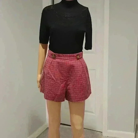 Shorts - Picture 2 of 6